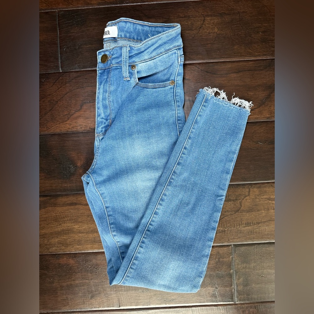 JBD Women’s Light Blue Skinny Jeans with Frayed Hem